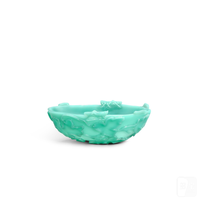 A turquoise-blue glass 'melon and insect' washer, Qing dynasty, 18th - 19th century | 清十八至十九世紀 松綠料瓜瓞綿綿形洗 - 图2